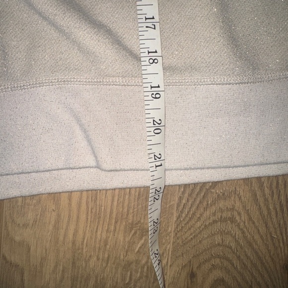 American Eagle Outfitters Cream and Gold Sparkle Crewneck sweatshirt size L - Picture 6 of 9